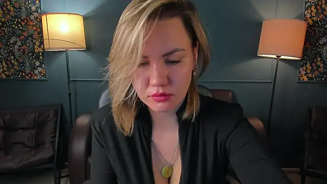 Snapshot of AriaEven chatting on March 2, 2026, 7:15 am AriaEven online show from March 2, 2026, 7:15 am