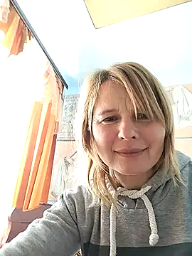 Snapshot of Masha412111 chatting on February 20, 2026, 9:44 am Masha412111 online show from February 20, 2026, 9:44 am