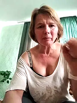 Snapshot of Masha412111 chatting on March 5, 2026, 9:17 am Masha412111 online show from March 5, 2026, 9:17 am