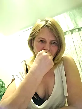 Snapshot of Masha412111 chatting on February 1, 2026, 9:02 pm Masha412111 online show from February 1, 2026, 9:02 pm