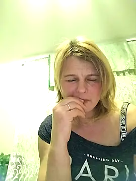 Snapshot of Masha412111 chatting on February 11, 2026, 8:31 pm Masha412111 online show from February 11, 2026, 8:31 pm