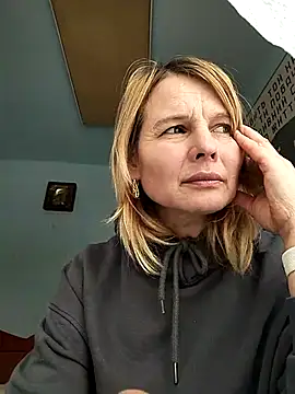 Snapshot of Masha412111 chatting on February 24, 2026, 10:38 am Masha412111 online show from February 24, 2026, 10:38 am