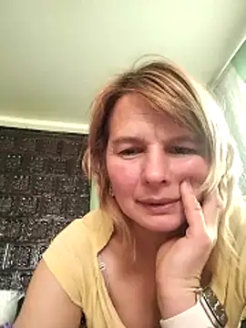 Snapshot of Masha412111 chatting on December 22, 2025, 9:31 am Masha412111 online show from December 22, 2025, 9:31 am