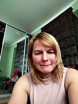 Snapshot of Masha412111 chatting on January 7, 2026, 9:47 am Masha412111 online show from January 7, 2026, 9:47 am