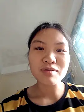 Snapshot of Hin_xx chatting on October 8, 2025, 6:37 am Hin xx online show from October 8, 2025, 6:37 am