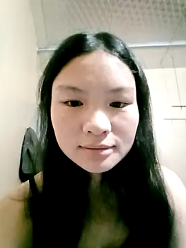 Snapshot of Hin_xx chatting on October 9, 2025, 12:11 am Hin xx online show from October 9, 2025, 12:11 am