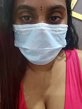 Snapshot of Dheronika_sweetie chatting on February 15, 2026, 8:02 am Dheronika sweetie online show from February 15, 2026, 8:02 am