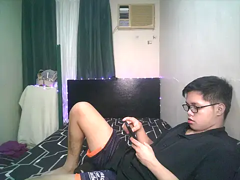 hot babyboy26 online show from November 2, 2025, 12:54 pm