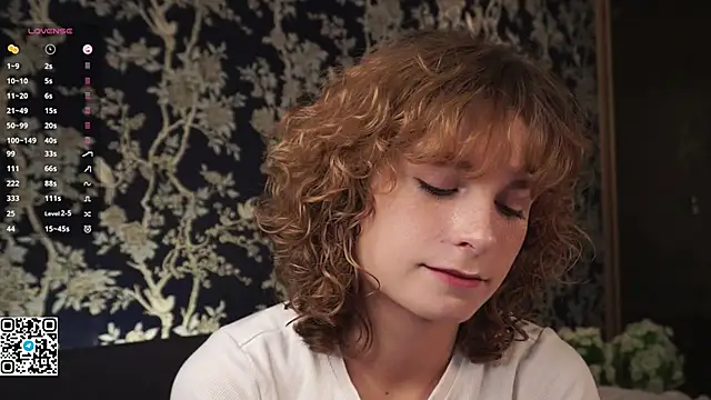 Snapshot of BellaReppert chatting on November 5, 2025, 8:28 am BellaReppert online show from November 5, 2025, 8:28 am