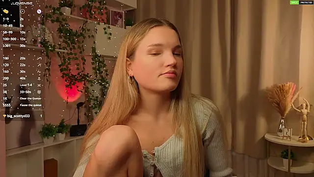 JulieLupo online show from November 16, 2025, 6:07 am