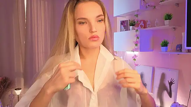 JulieLupo online show from October 16, 2025, 6:10 am