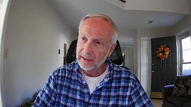 Snapshot of ApolloThrust chatting on October 24, 2025, 9:25 pm ApolloThrust online show from October 24, 2025, 9:25 pm