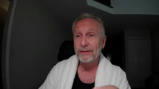 Snapshot of ApolloThrust chatting on November 14, 2025, 11:30 pm ApolloThrust online show from November 14, 2025, 11:30 pm