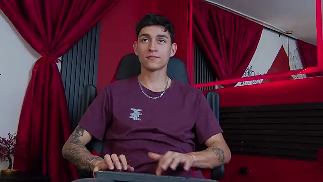 LukeSavagge online show from October 30, 2025, 12:36 pm