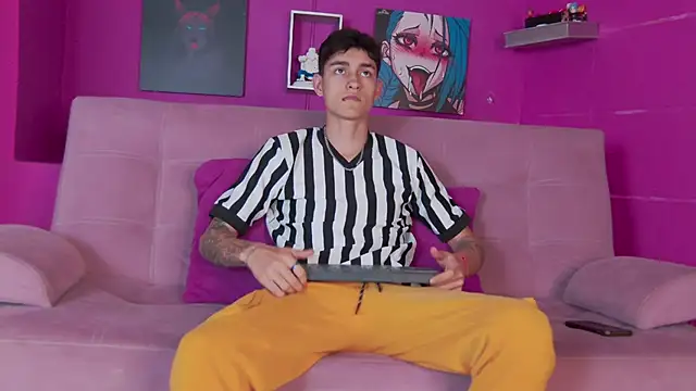 LukeSavagge online show from October 25, 2025, 12:50 pm