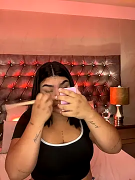 Snapshot of AryRose_ chatting on October 19, 2025, 12:19 pm AryRose online show from October 19, 2025, 12:19 pm