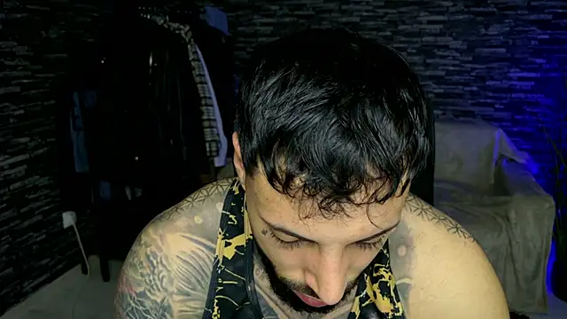 MasculineGuy99 online show from May 5, 2026, 8:23 pm
