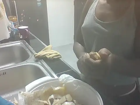 marociaMerl online show from October 5, 2025, 3:47 pm