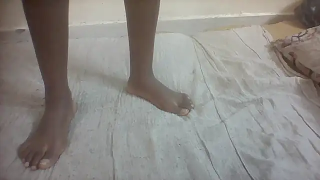 marociaMerl online show from December 5, 2025, 4:44 am