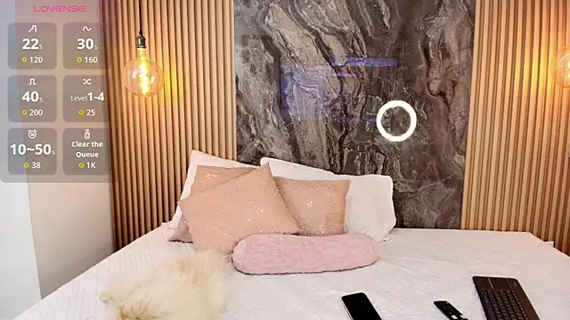 Snapshot of Pocahontas_sun chatting on October 13, 2025, 2:18 pm Pocahontas sun online show from October 13, 2025, 2:18 pm