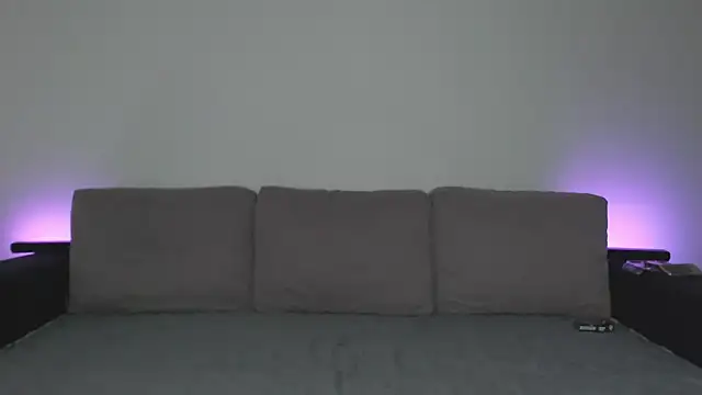 Dahliacruzz online show from November 27, 2025, 8:26 am