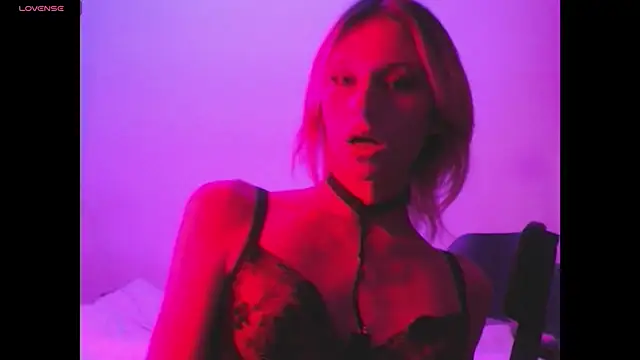 Snapshot of SophieDiamond_Xx chatting on October 2, 2025, 7:28 pm SophieDiamond Xx online show from October 2, 2025, 7:28 pm