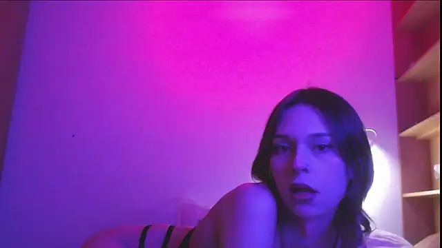 Snapshot of SophieDiamond_Xx chatting on December 15, 2025, 6:47 pm SophieDiamond Xx online show from December 15, 2025, 6:47 pm