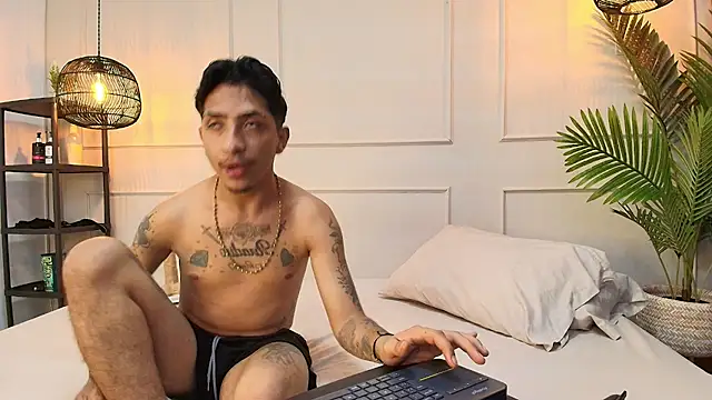 fkenneth macias online show from October 21, 2025, 3:50 am