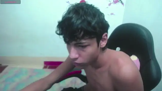 Snapshot of Im_david02 chatting on October 25, 2025, 1:23 pm Im david02 online show from October 25, 2025, 1:23 pm