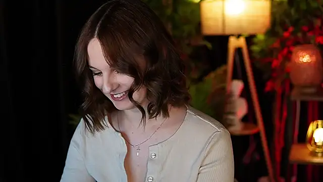 Snapshot of xoxo_molly chatting on October 3, 2025, 1:34 pm xoxo molly online show from October 3, 2025, 1:34 pm