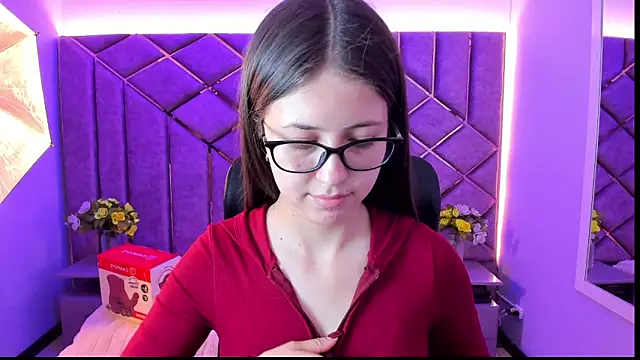 sarah sweett  online show from June 2, 2026, 1:55 pm