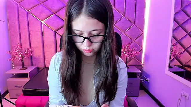 Snapshot of sarah_sweett_ chatting on July 15, 2026, 12:56 pm sarah sweett online show from July 15, 2026, 12:56 pm