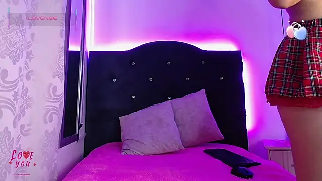 Assbig daphne online show from October 6, 2025, 11:44 am