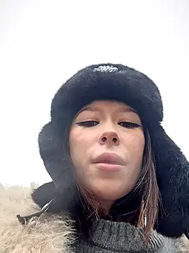 Snapshot of RollDolls chatting on October 13, 2025, 1:23 pm RollDolls online show from October 13, 2025, 1:23 pm