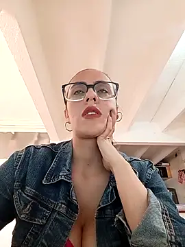 Snapshot of Jade_1-9 chatting on February 9, 2026, 5:00 pm Jade 1-9 online show from February 9, 2026, 5:00 pm