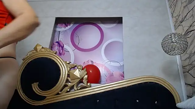 kimberly candy online show from December 4, 2025, 7:35 pm