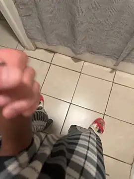 Snapshot of familia0210 chatting on December 16, 2025, 3:55 am familia0210 online show from December 16, 2025, 3:55 am