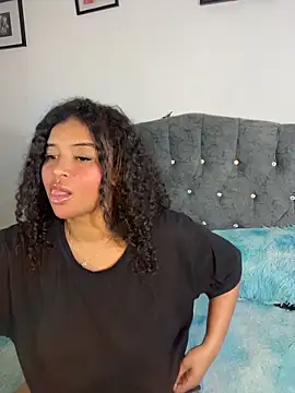 mitschellfox21 online show from February 26, 2026, 10:43 pm