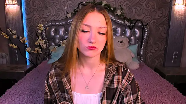 Snapshot of AngelAnabelle chatting on December 5, 2025, 8:28 pm AngelAnabelle online show from December 5, 2025, 8:28 pm