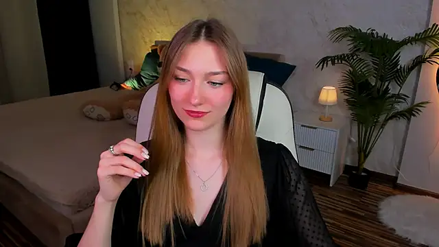 Snapshot of AngelAnabelle chatting on October 11, 2025, 8:43 pm AngelAnabelle online show from October 11, 2025, 8:43 pm