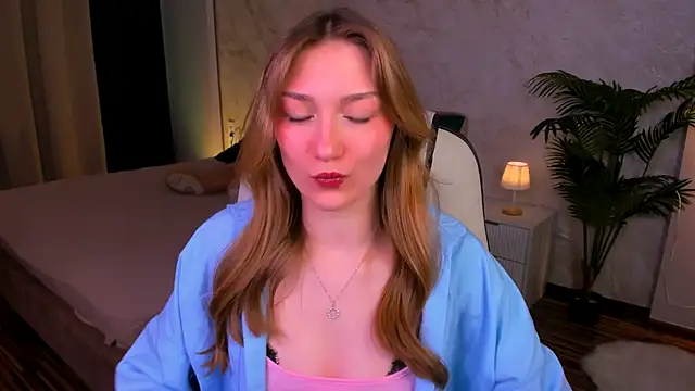 Snapshot of AngelAnabelle chatting on October 17, 2025, 8:32 pm AngelAnabelle online show from October 17, 2025, 8:32 pm