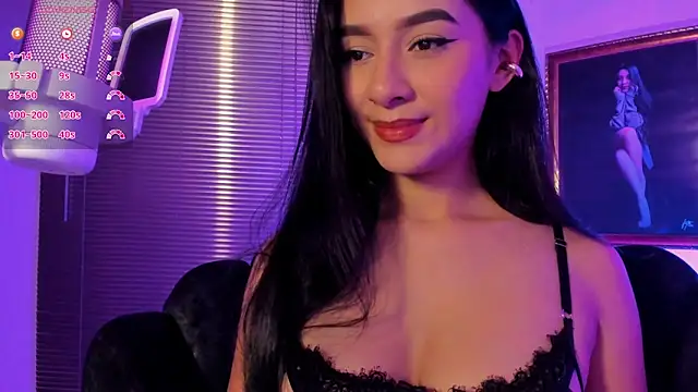 Snapshot of anne_leee chatting on May 8, 2026, 12:58 am anne leee online show from May 8, 2026, 12:58 am