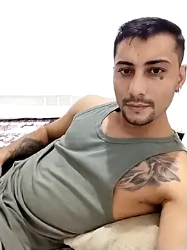 gooddboy01 online show from October 13, 2025, 7:26 pm