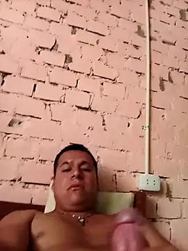 Alex321Flores online show from April 19, 2026, 9:06 pm