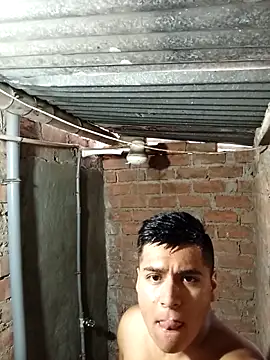 Alex321Flores online show from February 9, 2026, 5:44 pm