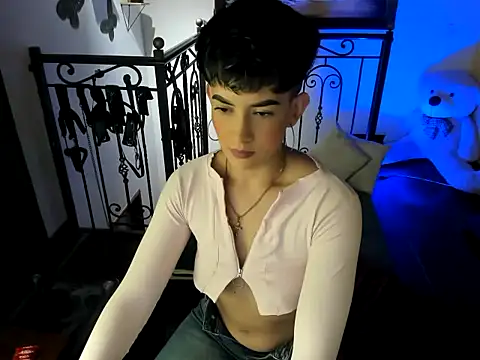 Zulyhenao online show from October 25, 2025, 6:12 am