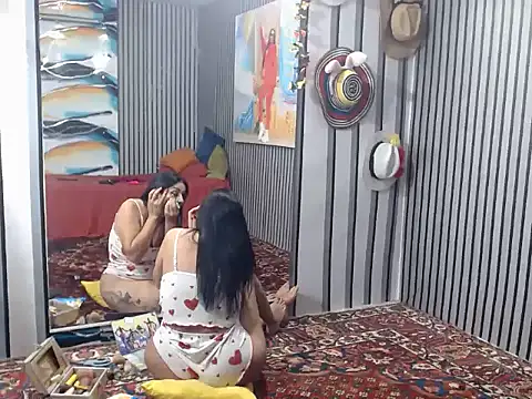 Snapshot of Marianabigass chatting on October 28, 2025, 1:17 am Marianabigass online show from October 28, 2025, 1:17 am