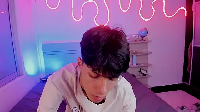 luccas ferreira online show from November 18, 2025, 7:06 pm