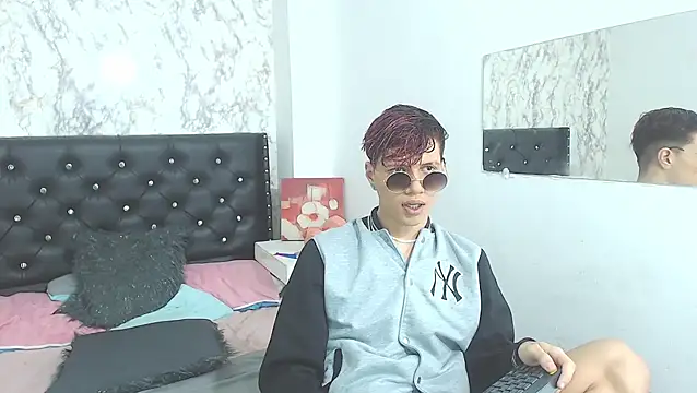 Snapshot of Patrick-Rios chatting on October 9, 2025, 6:52 pm Patrick-Rios online show from October 9, 2025, 6:52 pm