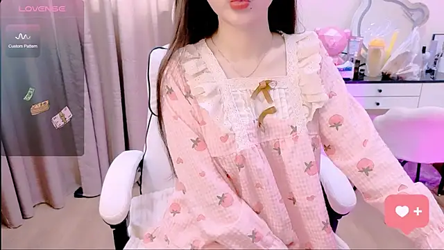 Snapshot of _Aria_Moonie chatting on December 21, 2025, 4:47 am Aria Moonie online show from December 21, 2025, 4:47 am